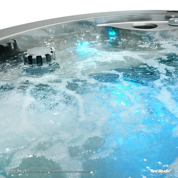 Wanna SPA Circle Canadian Spa — wnętrze z wodą i podświetleniem