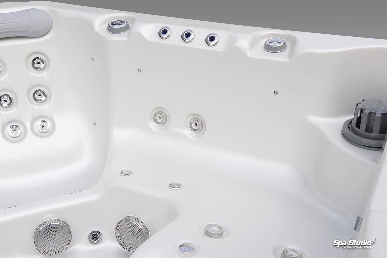 Wanna SPA Gigas Grande Canadian Spa — burta niecki z dyszami i filtrem