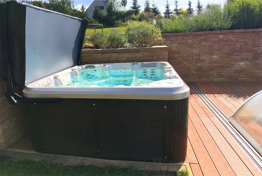 Realizacja wanny SPA Canadian Spa — 11