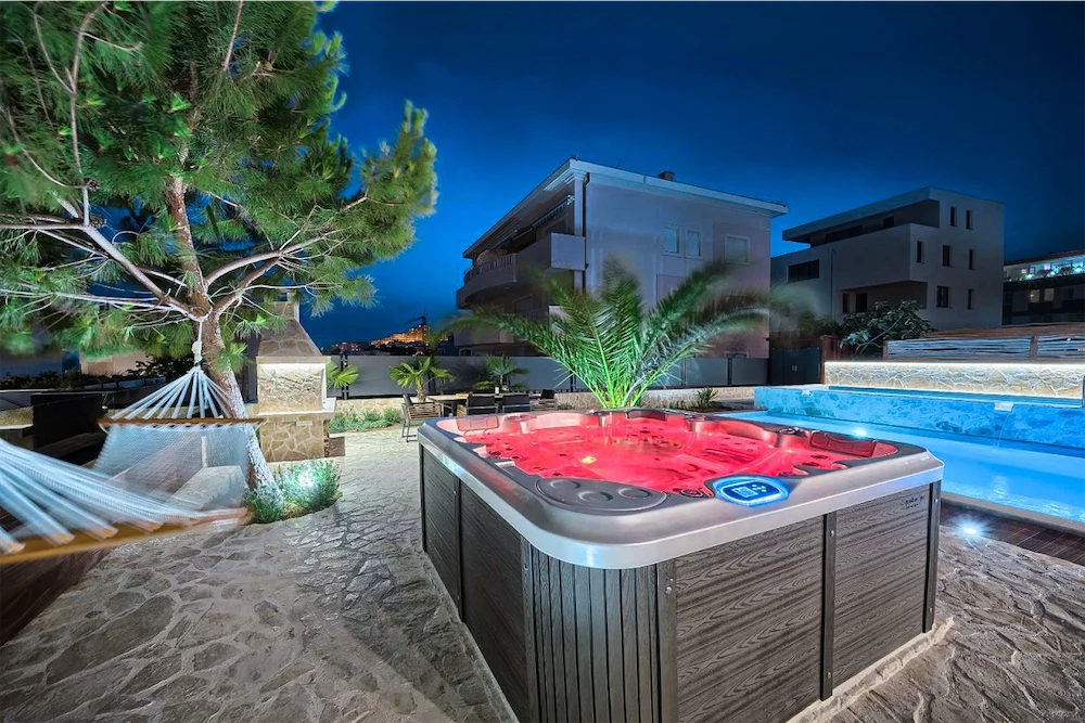 Realizacja wanny SPA Canadian Spa — 18