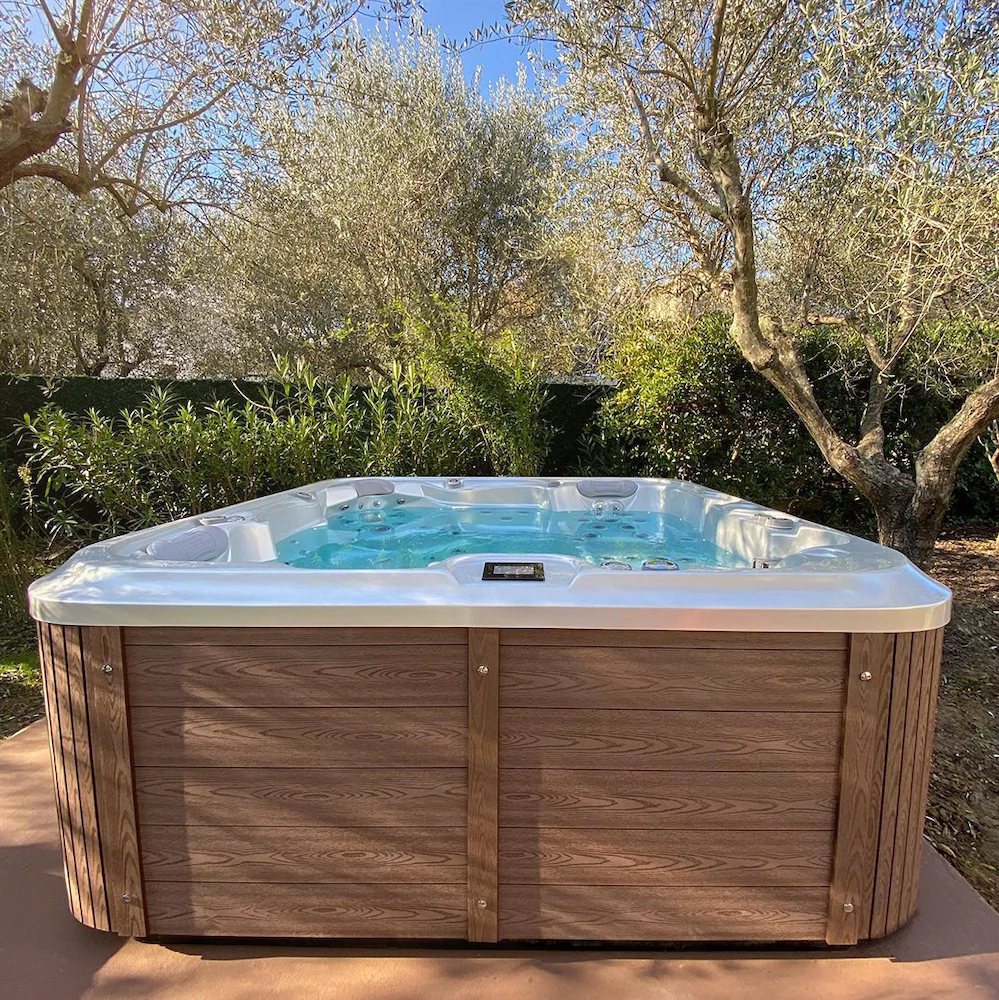 Realizacja wanny SPA Canadian Spa — 26