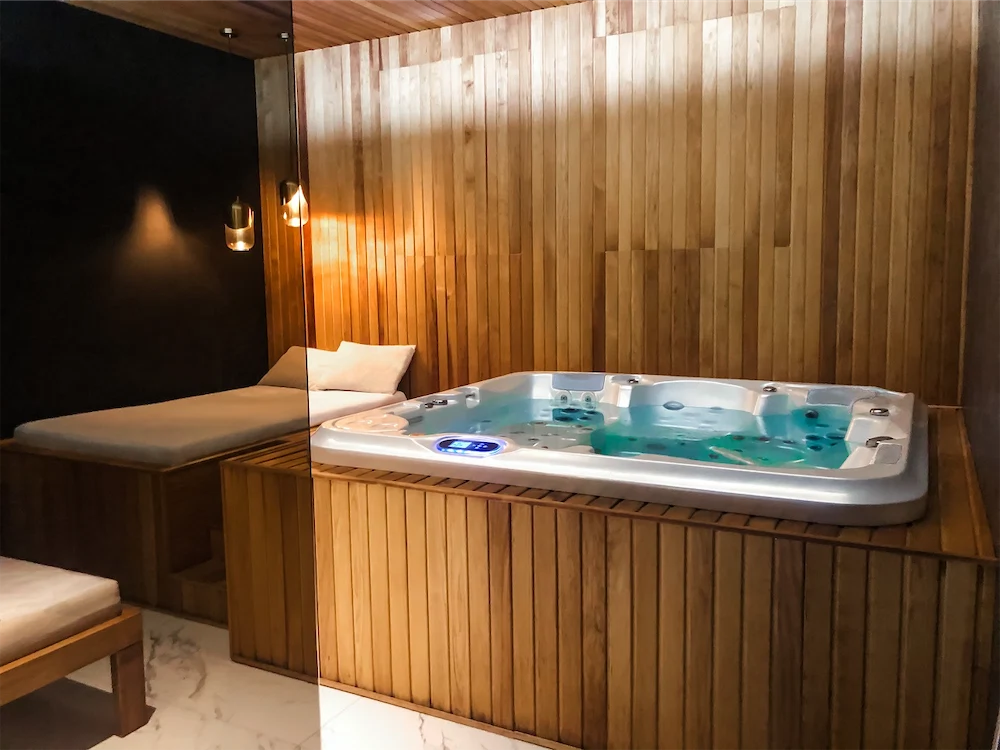Realizacja wanny SPA Canadian Spa — 29