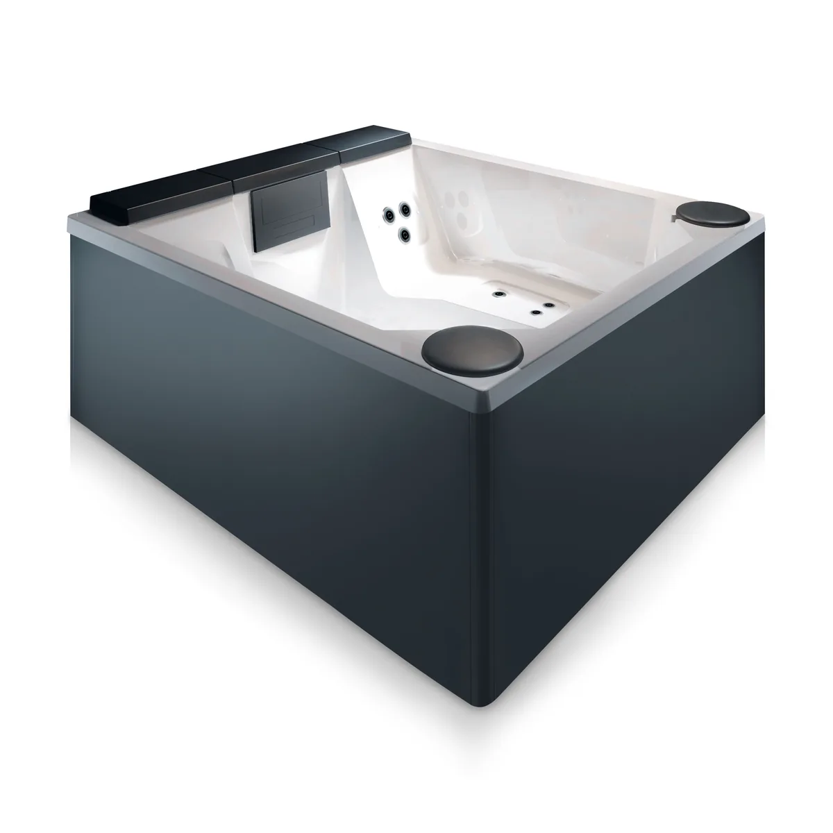 Treesse Quarz Light 212 — ujęcie 3/4 z ciemną obudową